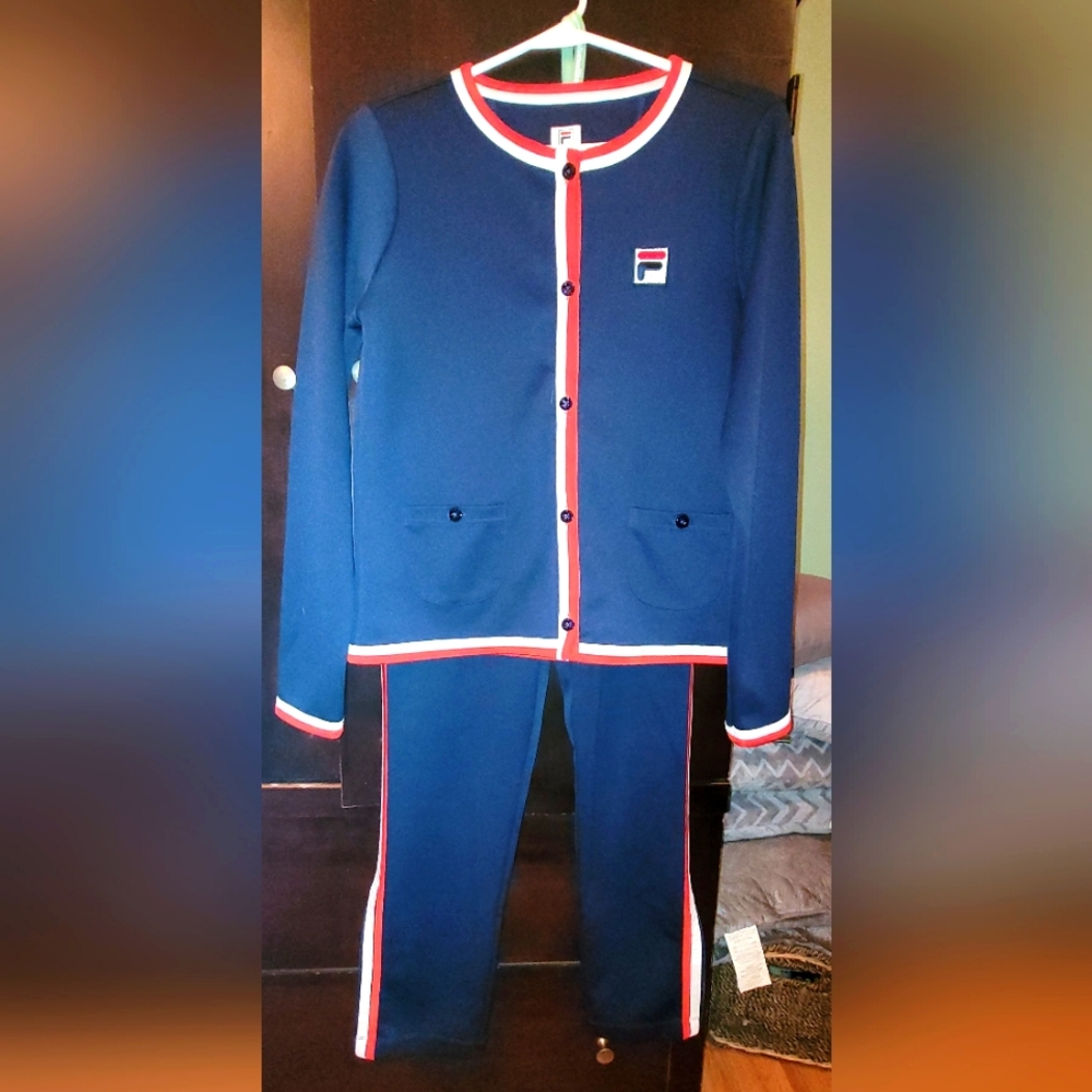 FILA NWOT Sweat Suit/Track Suit Sz Sm